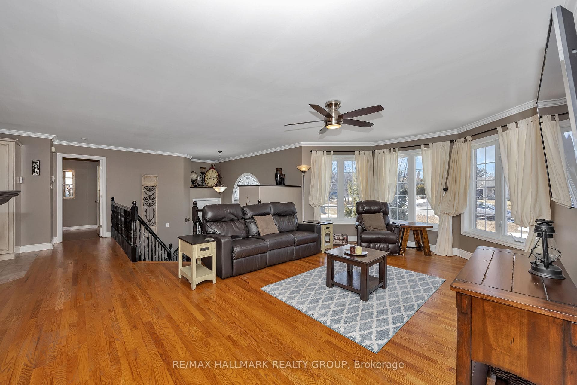 6694 Stanmore Street photo 9
