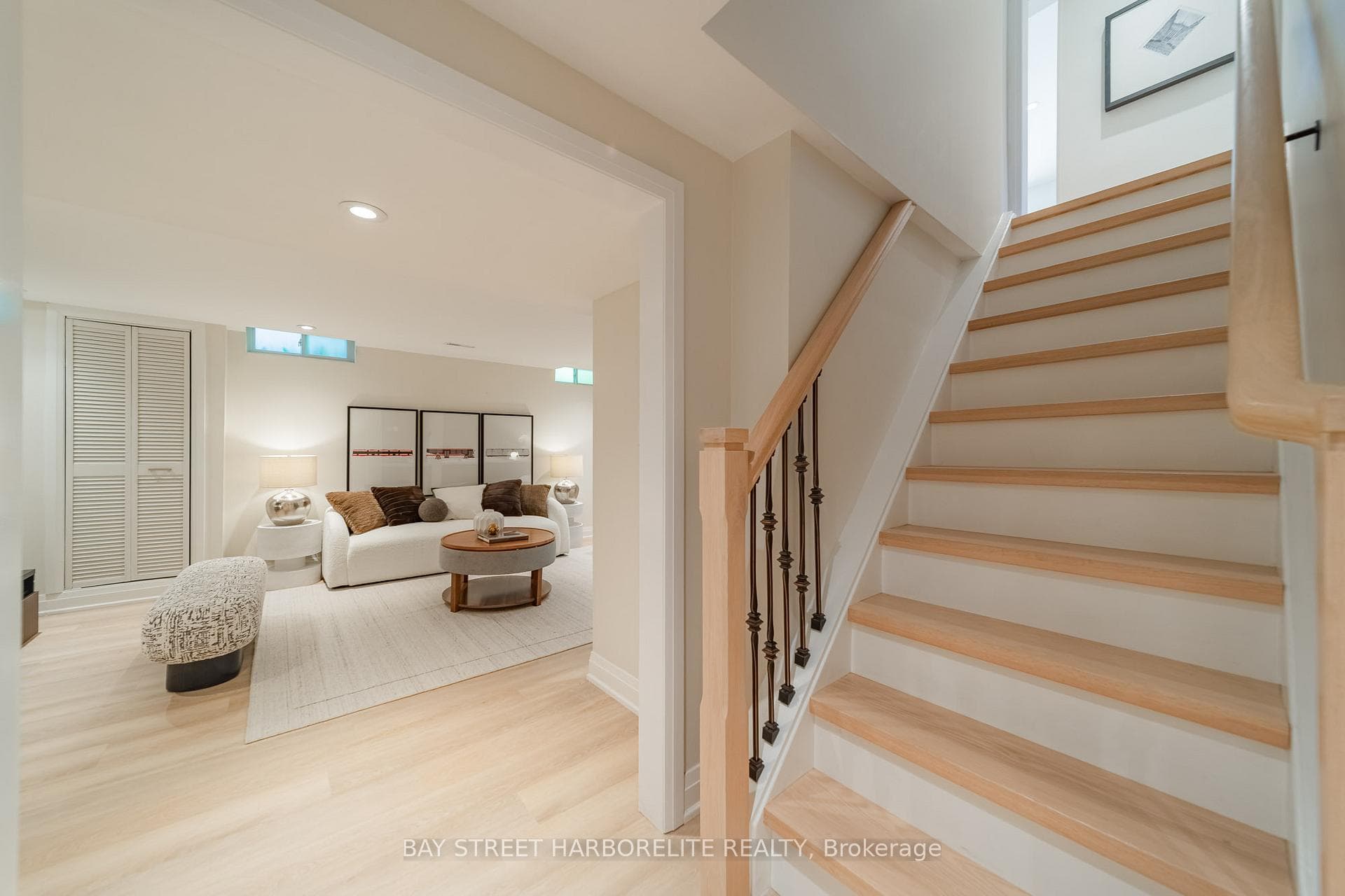 2366 Devon Road photo 24