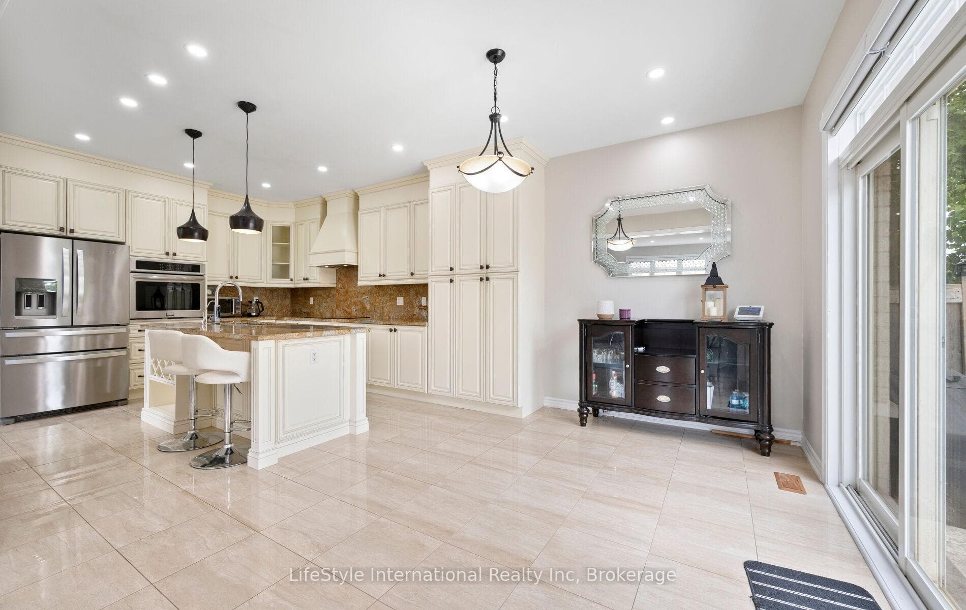 48 Hawke Crescent photo 18