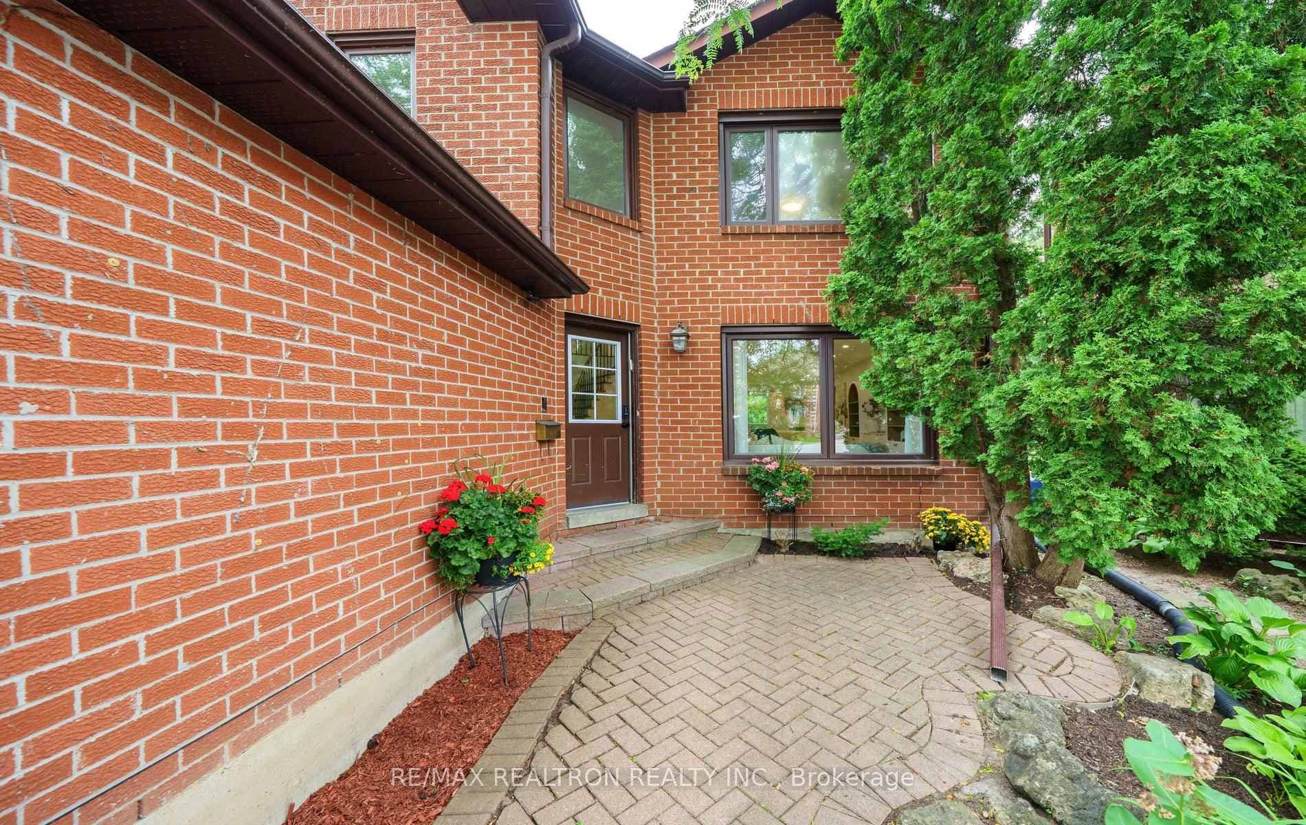 46 Michael Court photo 4