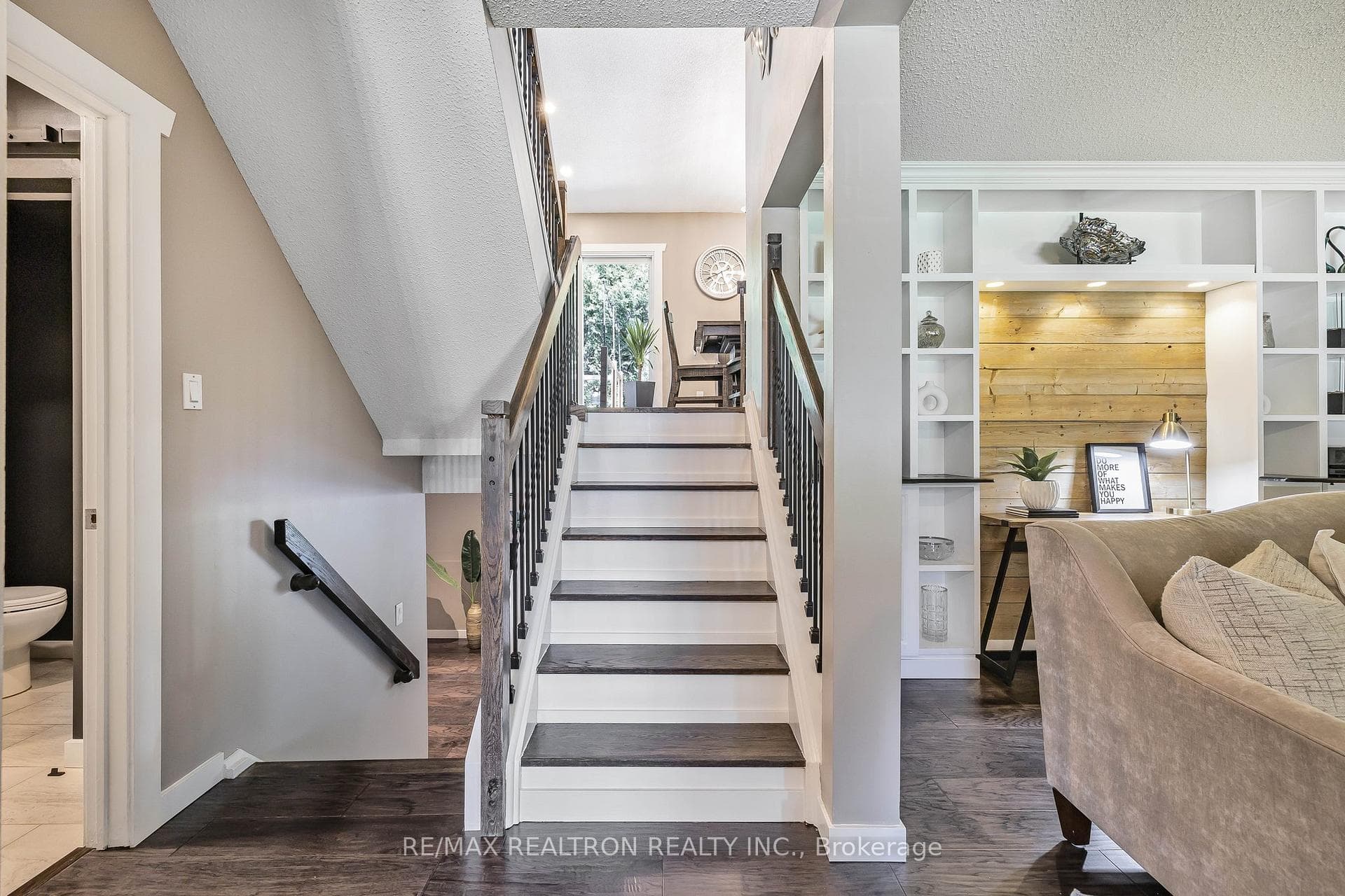 245 Sheffield Street photo 11