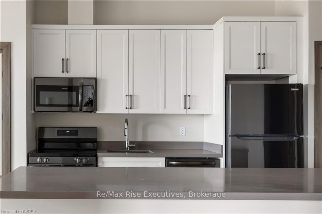 2274 PRINCESS Street Unit 111 photo 13