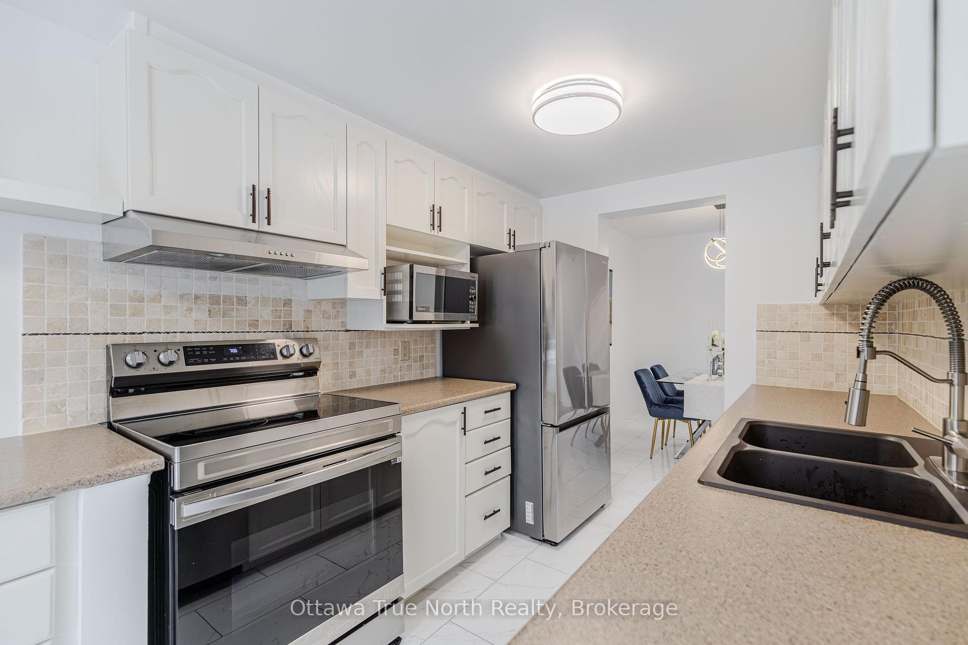 60 Sheppard's Glen Avenue photo 13