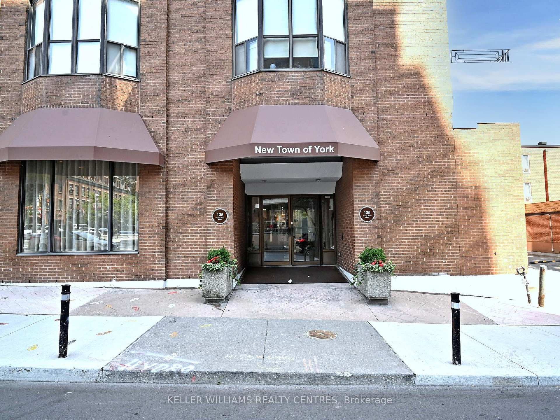 135 George Street Unit 906 photo 27