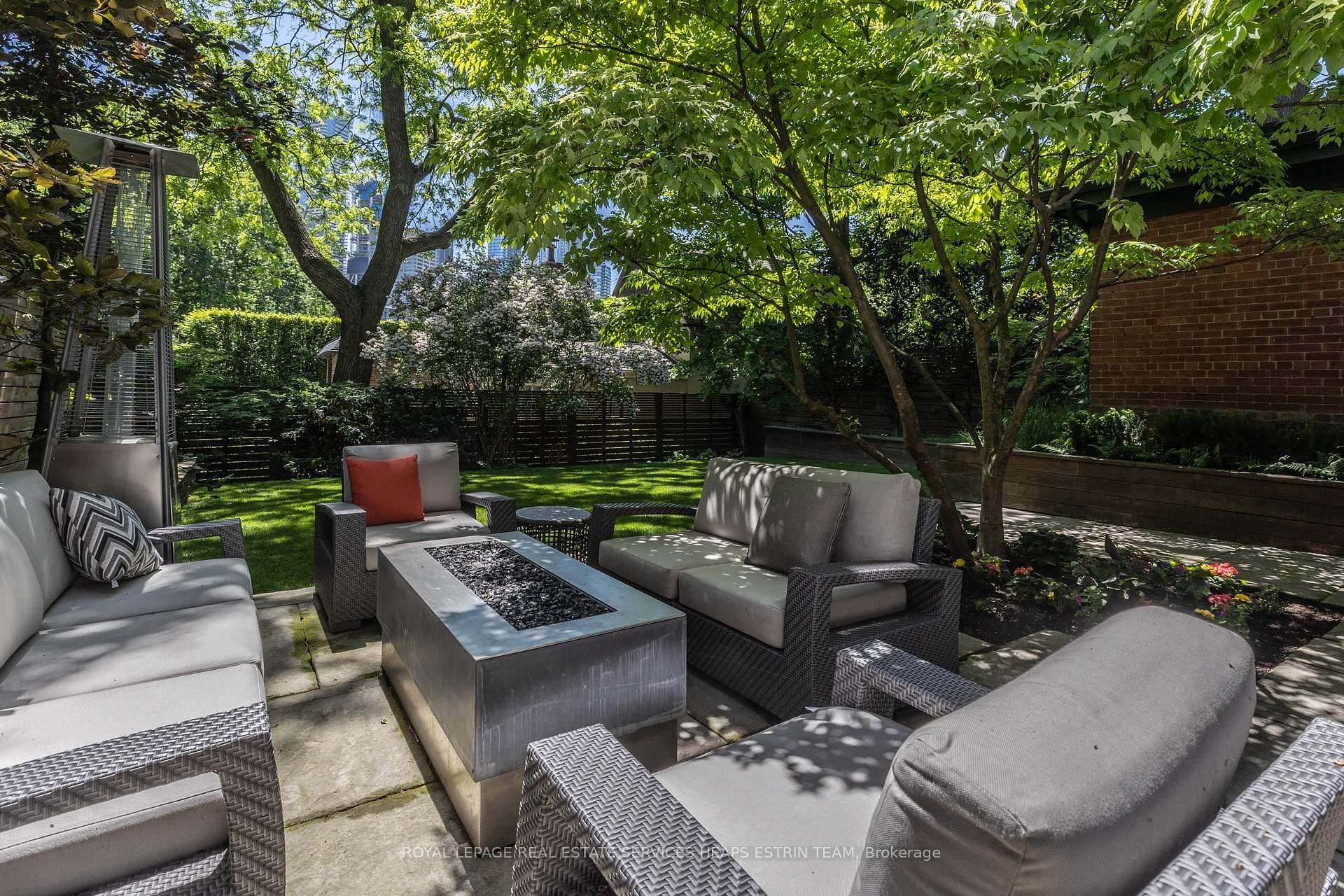 4 Meredith Crescent photo 45