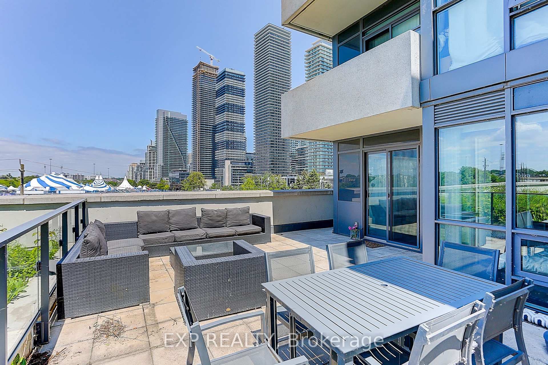 2200 Lakshore Boulevard Unit 613 photo 35
