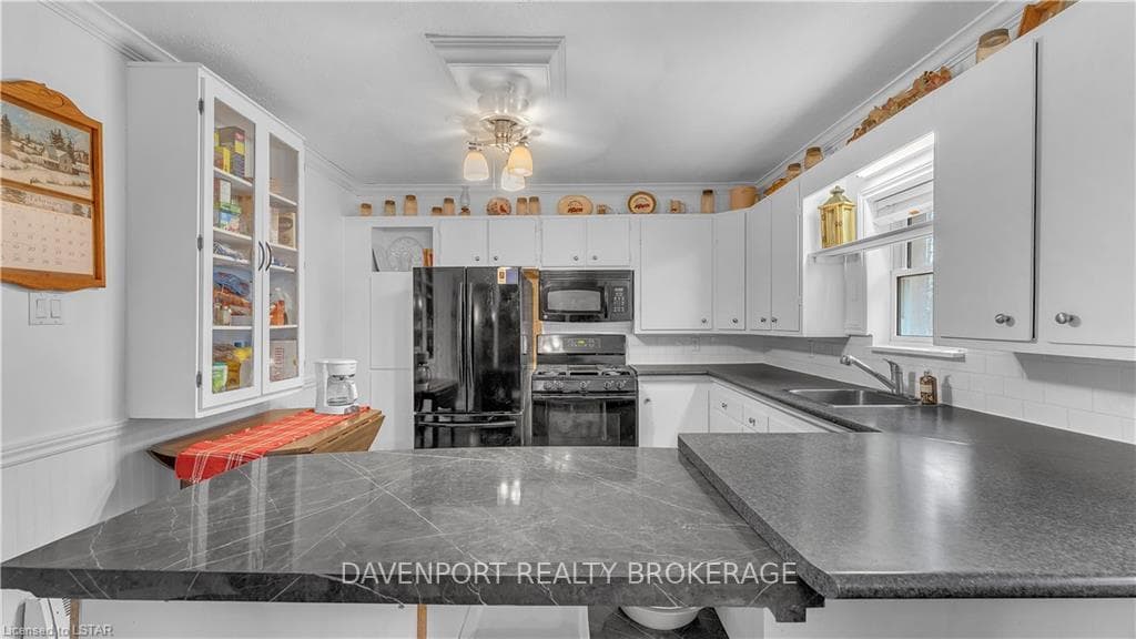 222 ROSKEEN Street photo 7
