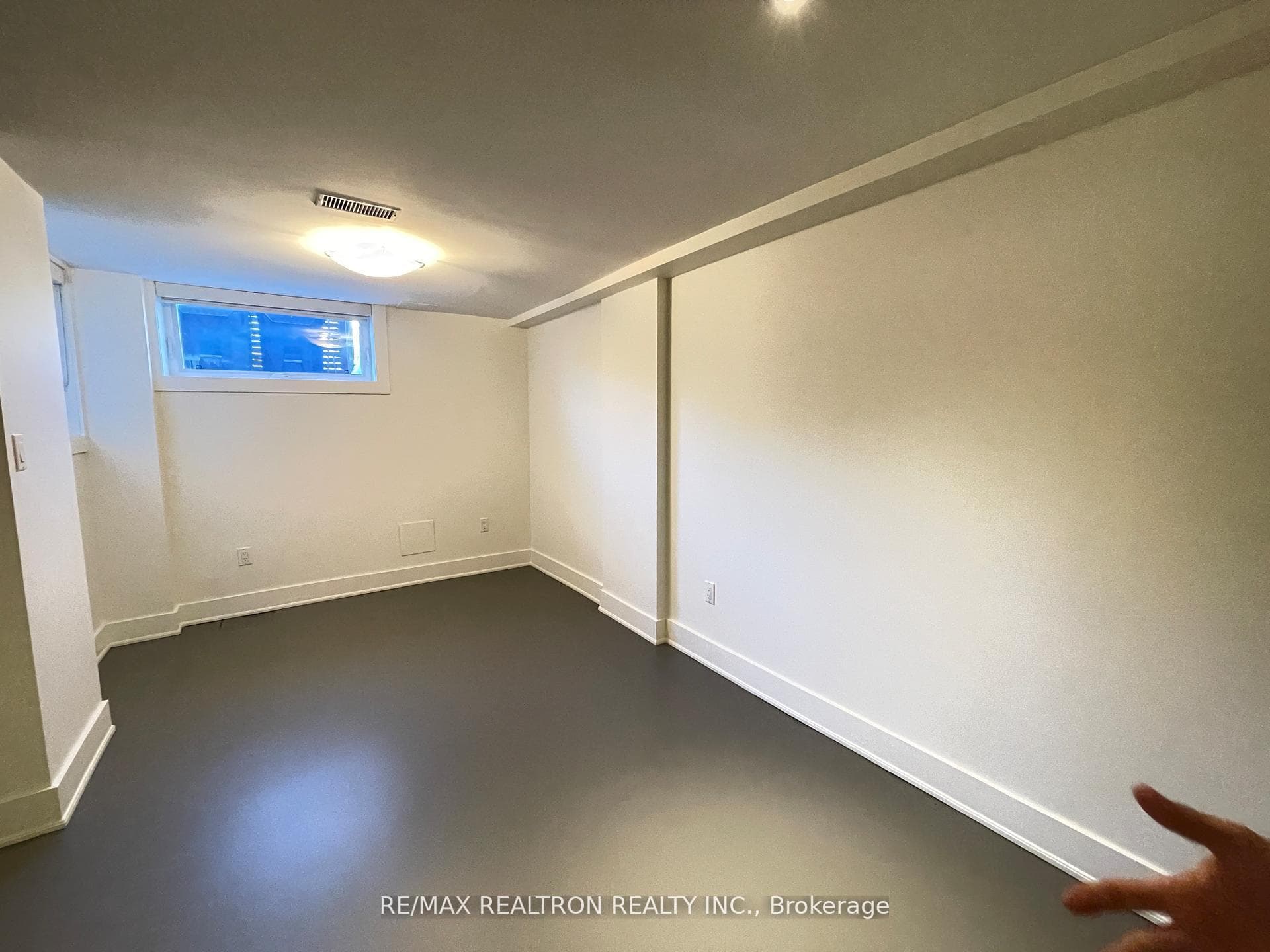 564 Delaware Avenue Unit Lower photo 3
