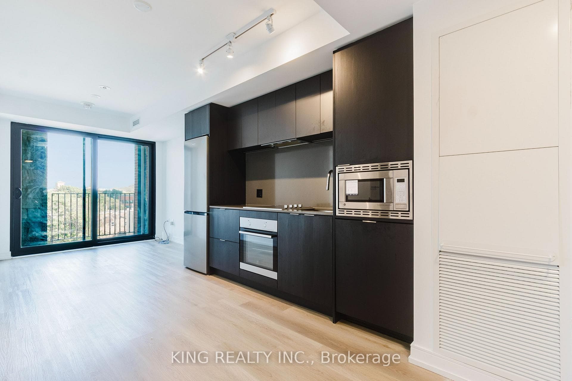 1 Jarvis Street Unit 531 photo 22