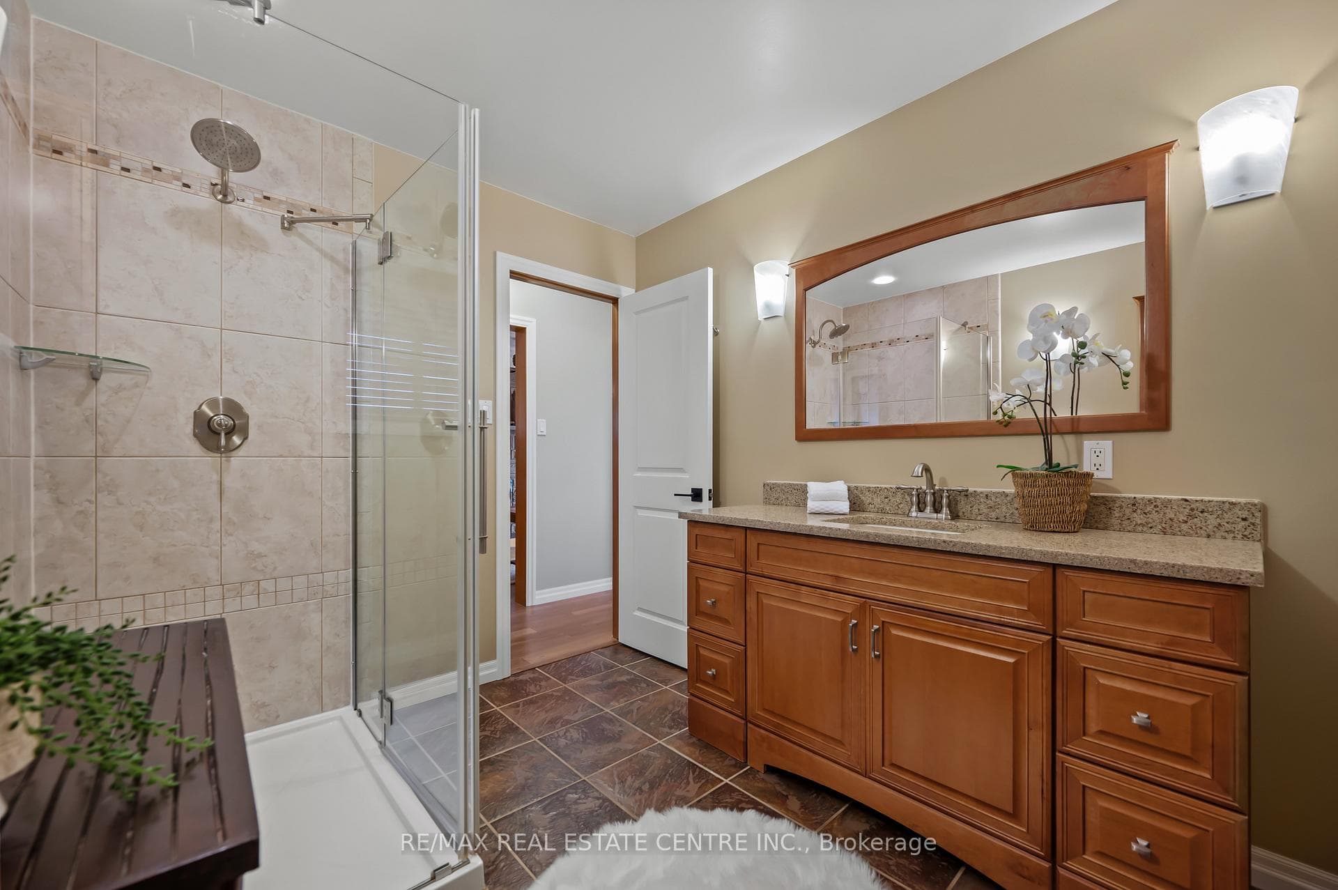 650 Champlain Boulevard photo 19