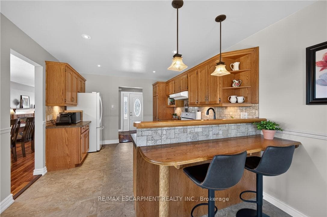 35 Highland Boulevard photo 13
