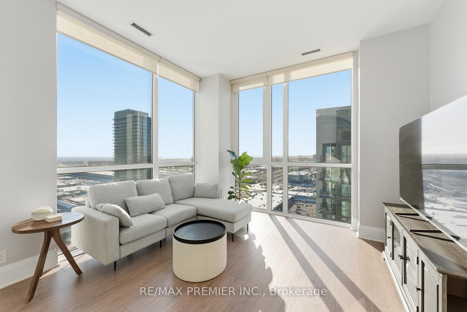 17 Zorra Street Unit PH06 (2406) photo 21