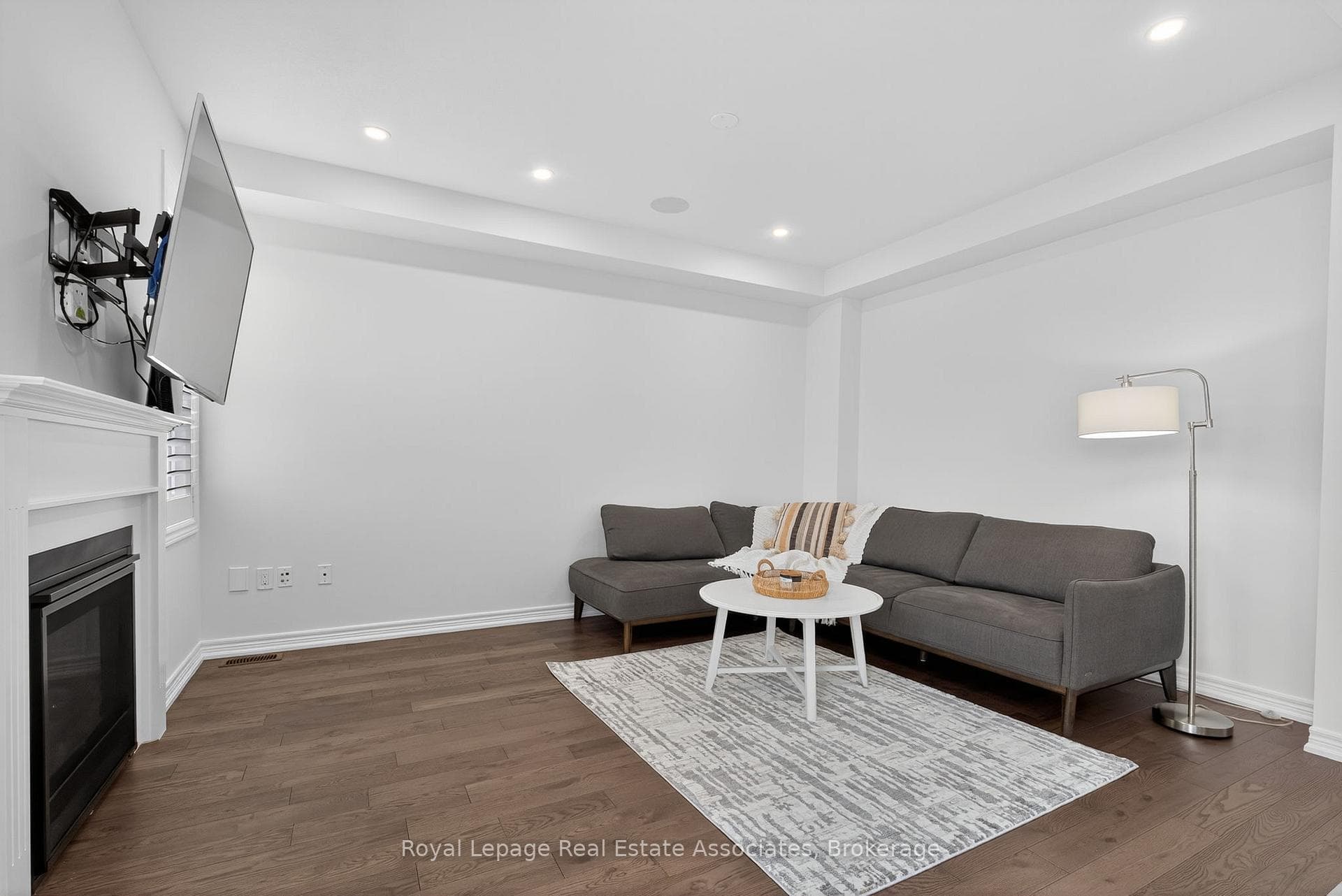 113 Sutcliffe Way photo 13