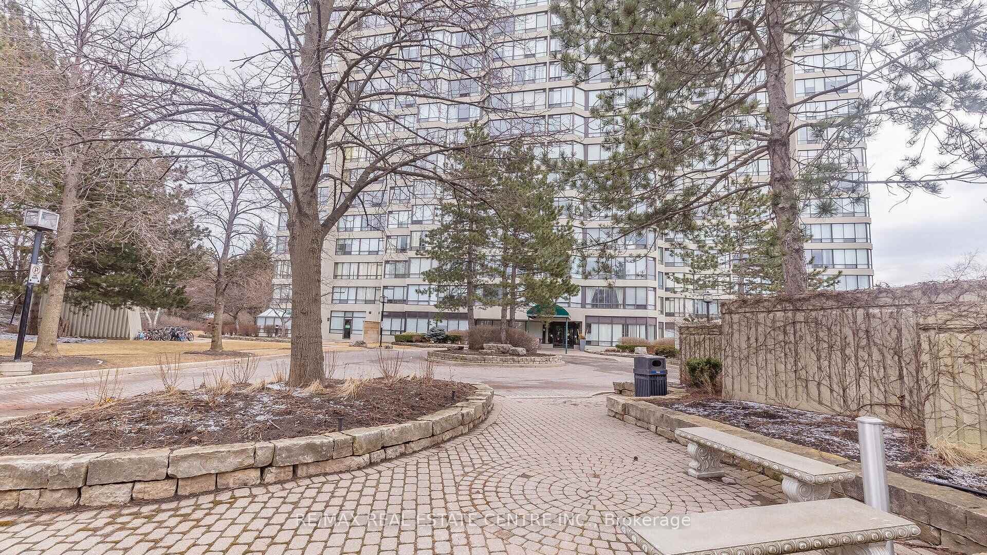 26 Hanover Road Unit 803 photo 4