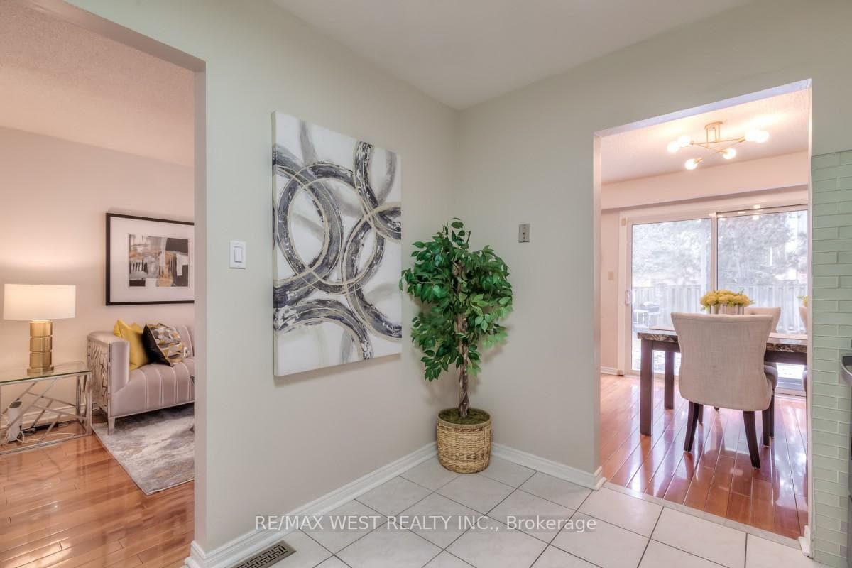 175 Alexmuir Boulevard Unit 1 photo 16