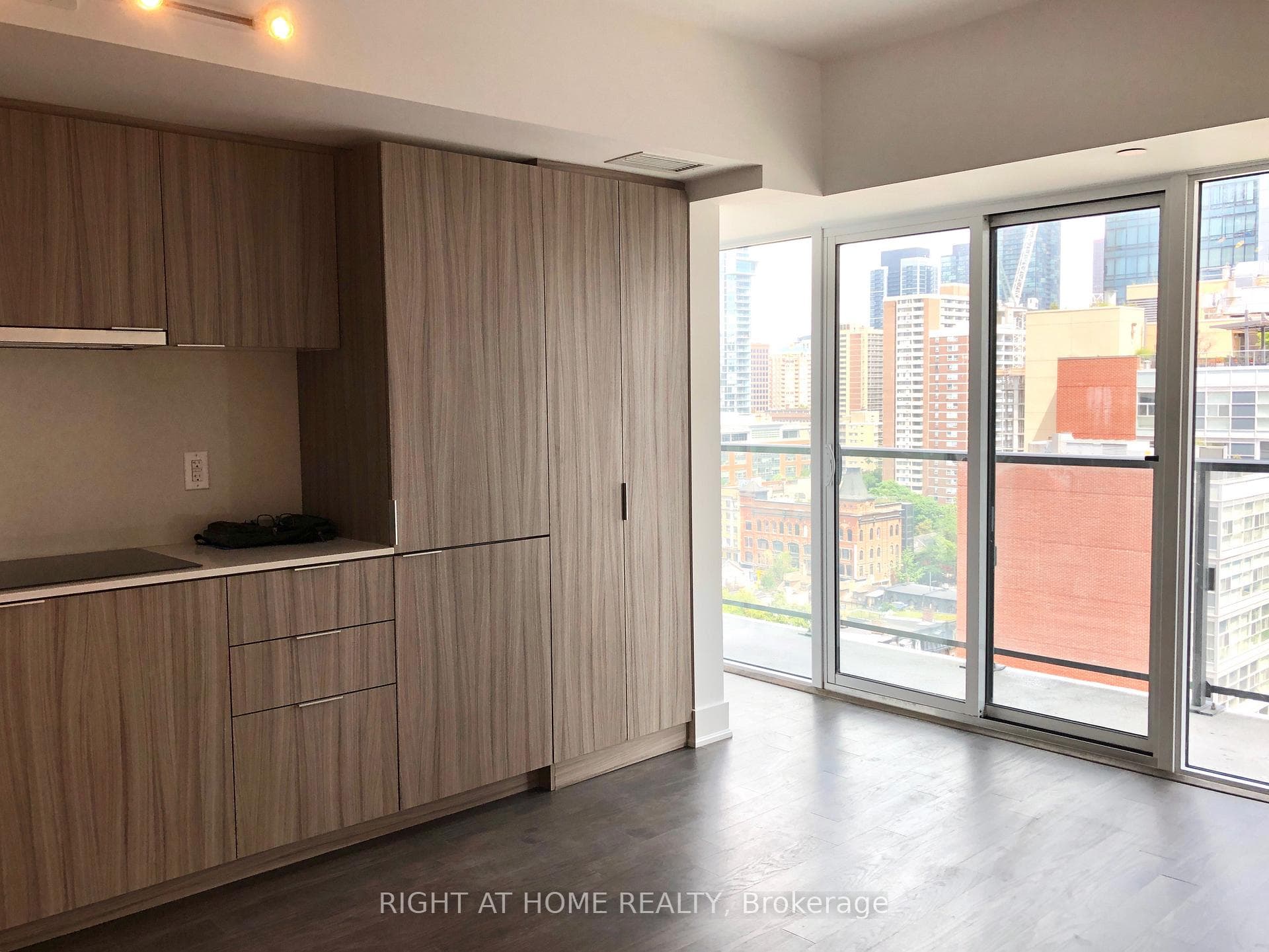 955 Bay Street Unit 1616 photo 17