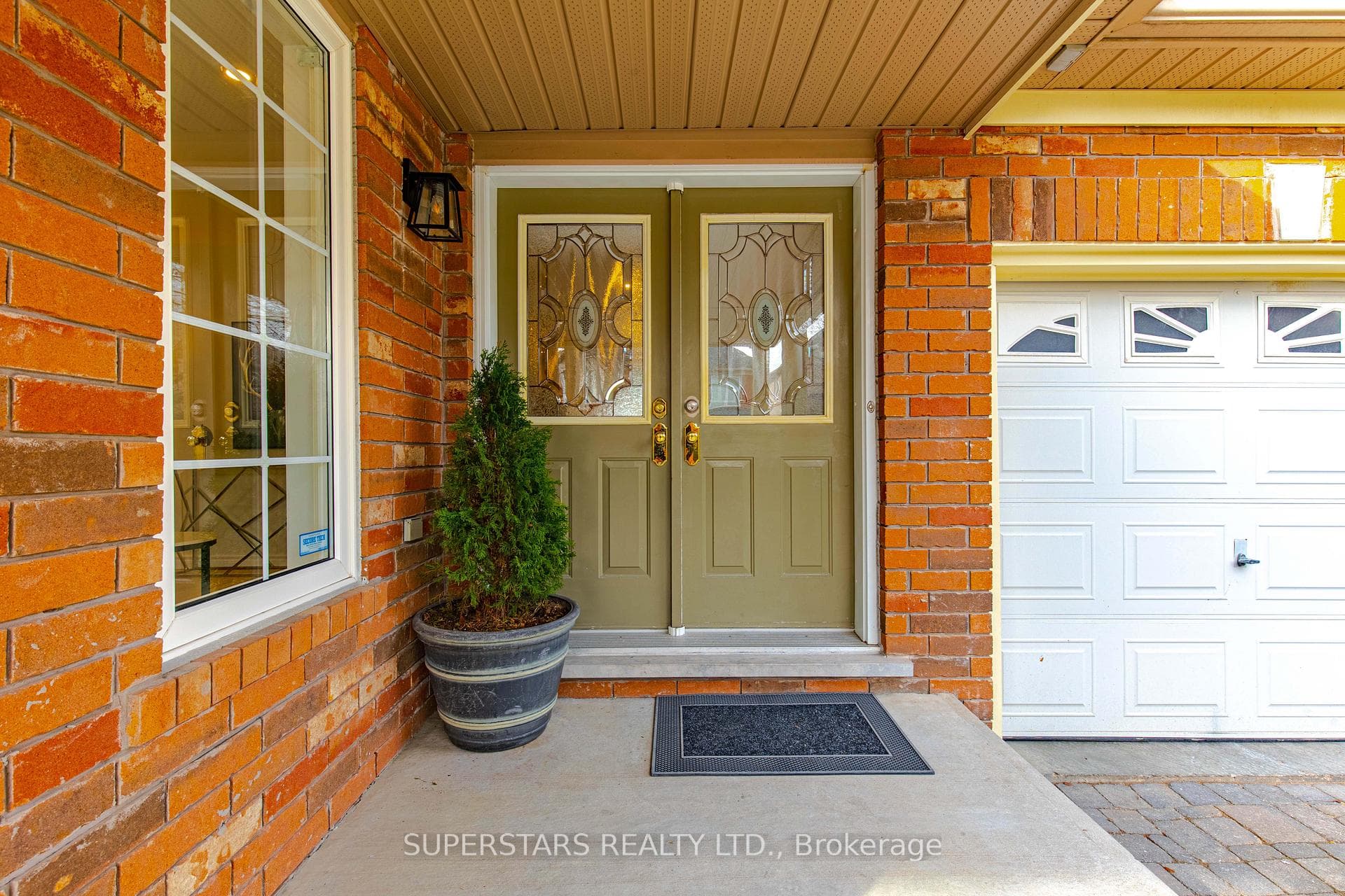 71 Sarum Crescent photo 4