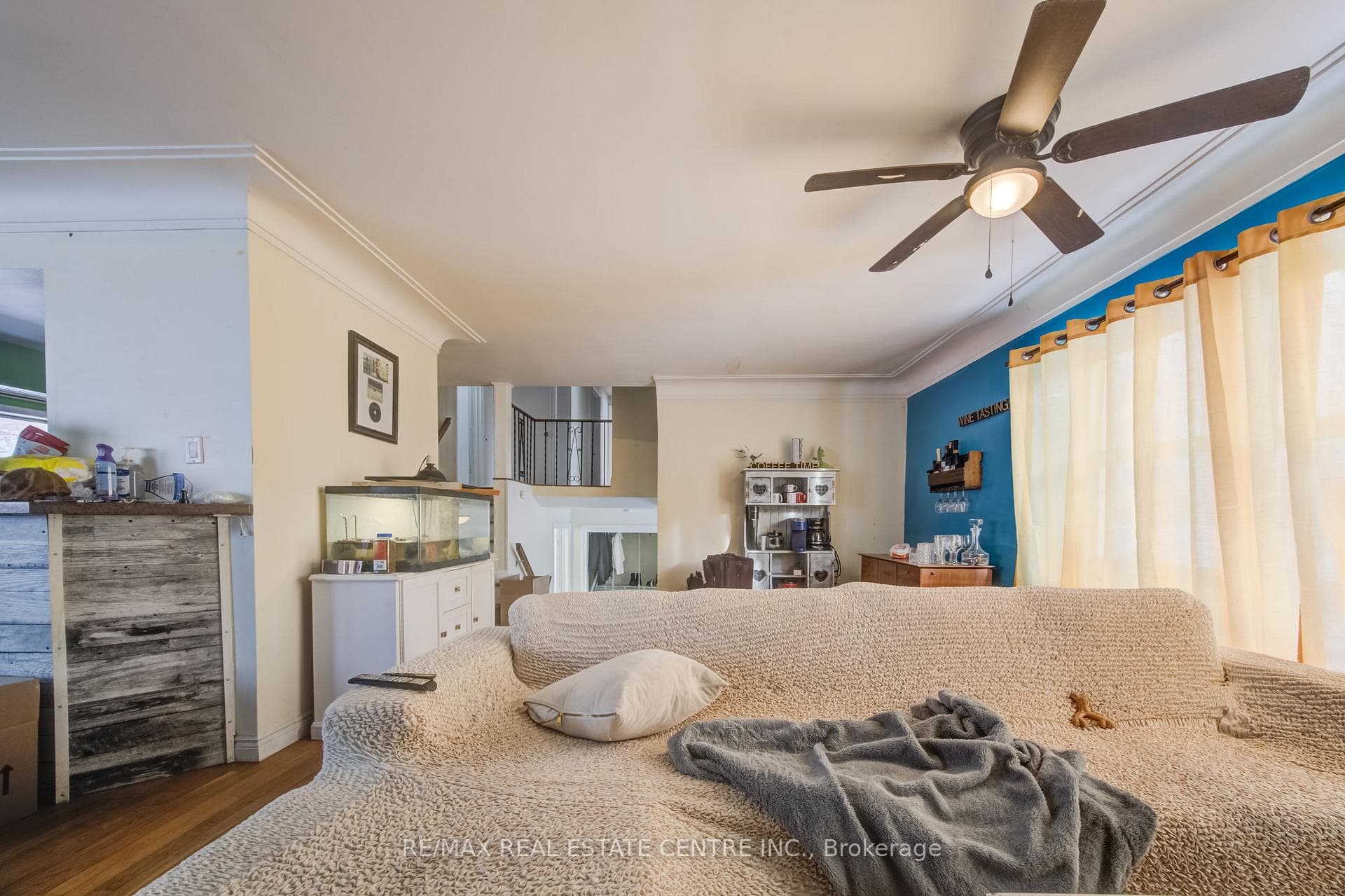 720 Fiddlers Green Road photo 17