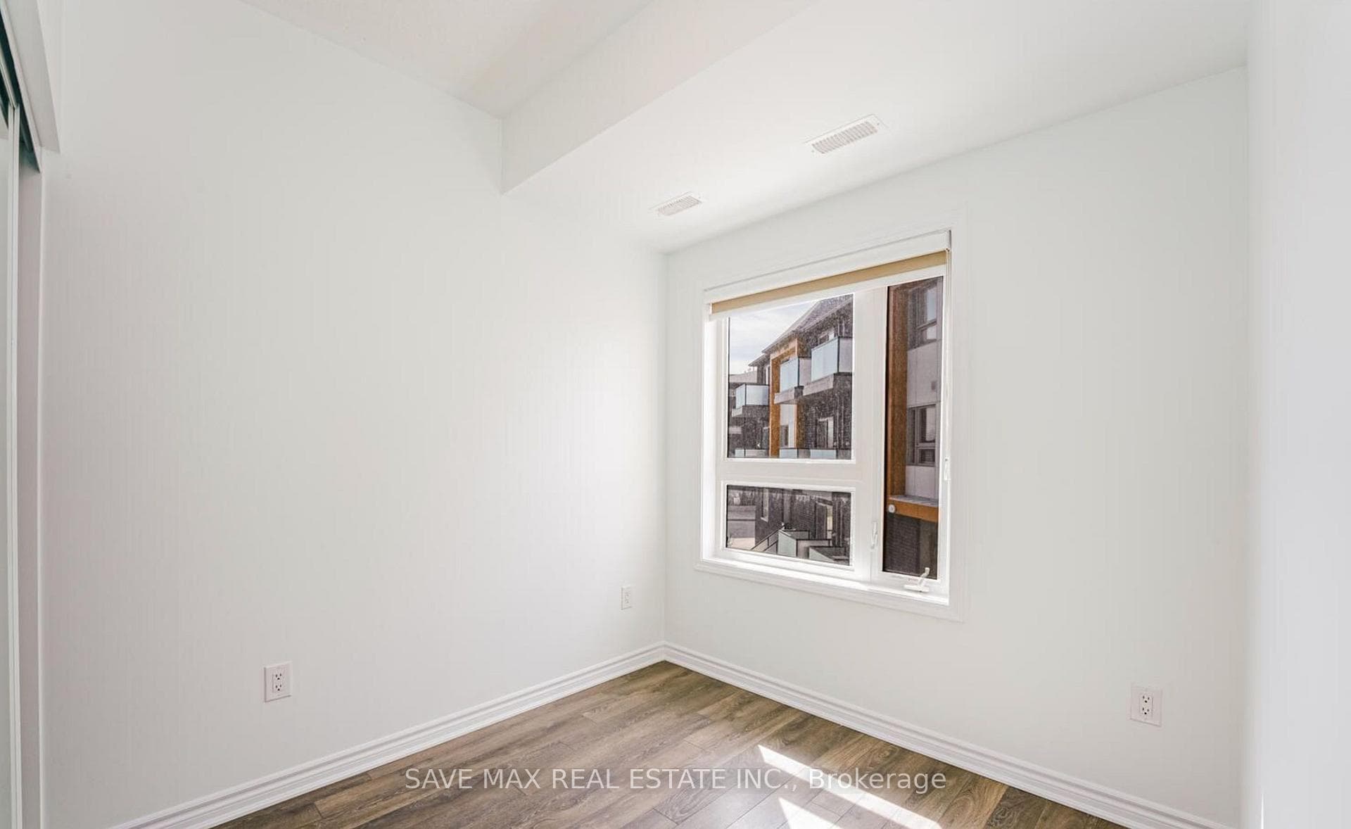 2787 Eglinton Avenue Unit 335 photo 5