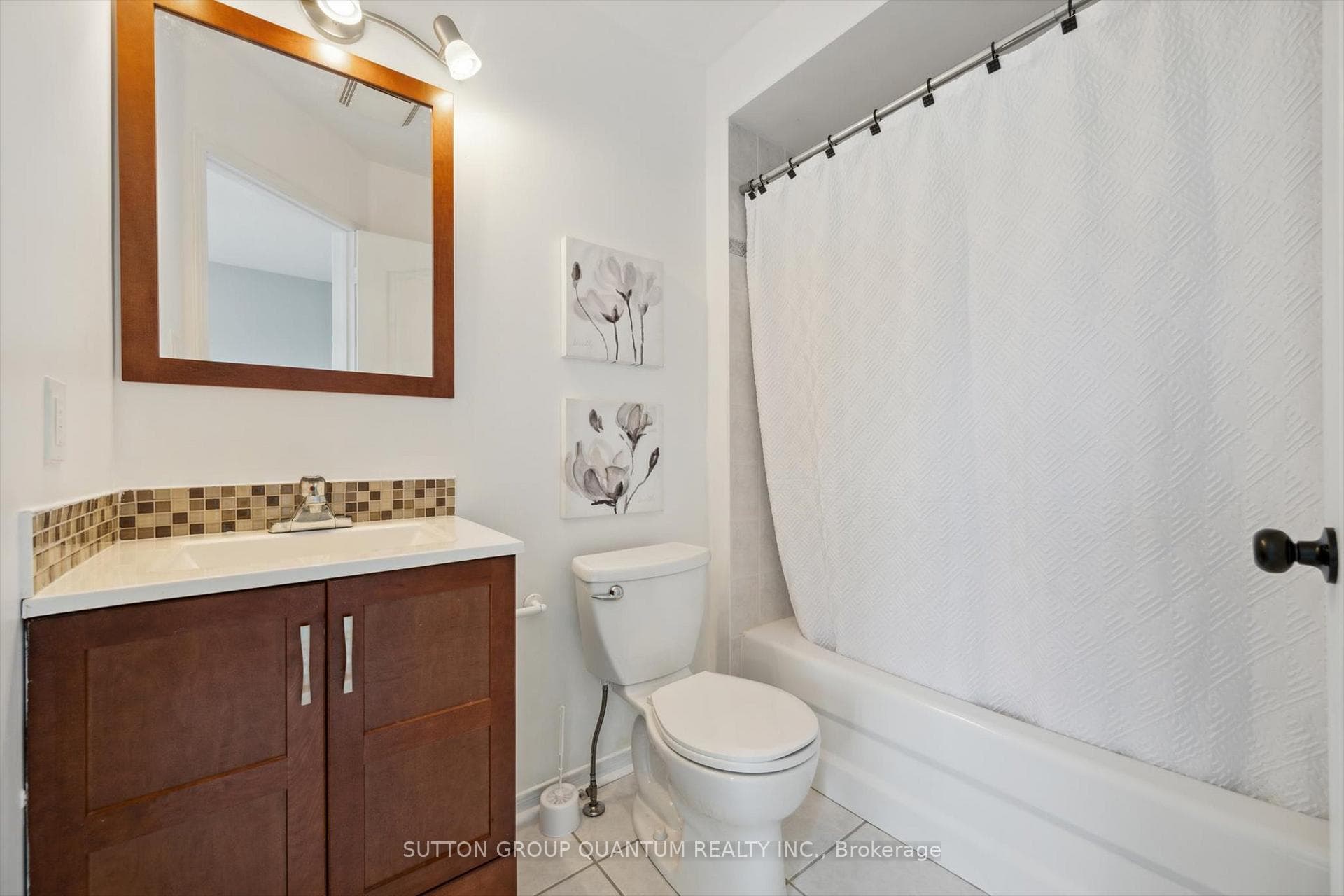 2078 Glenhampton Road photo 14