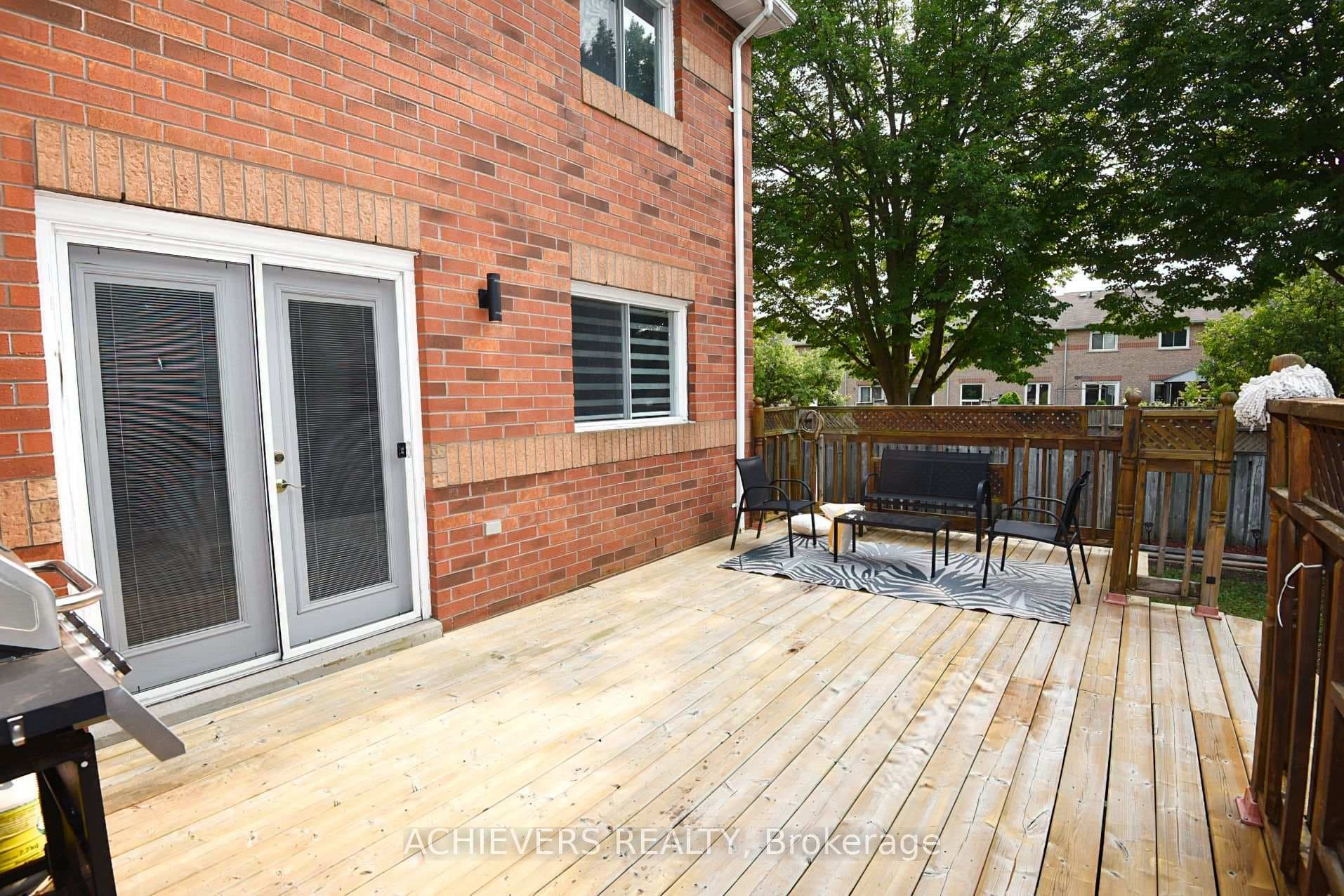 19 Mccullock Crescent photo 45