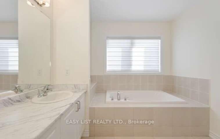 37 Royal Fern Crescent photo 25