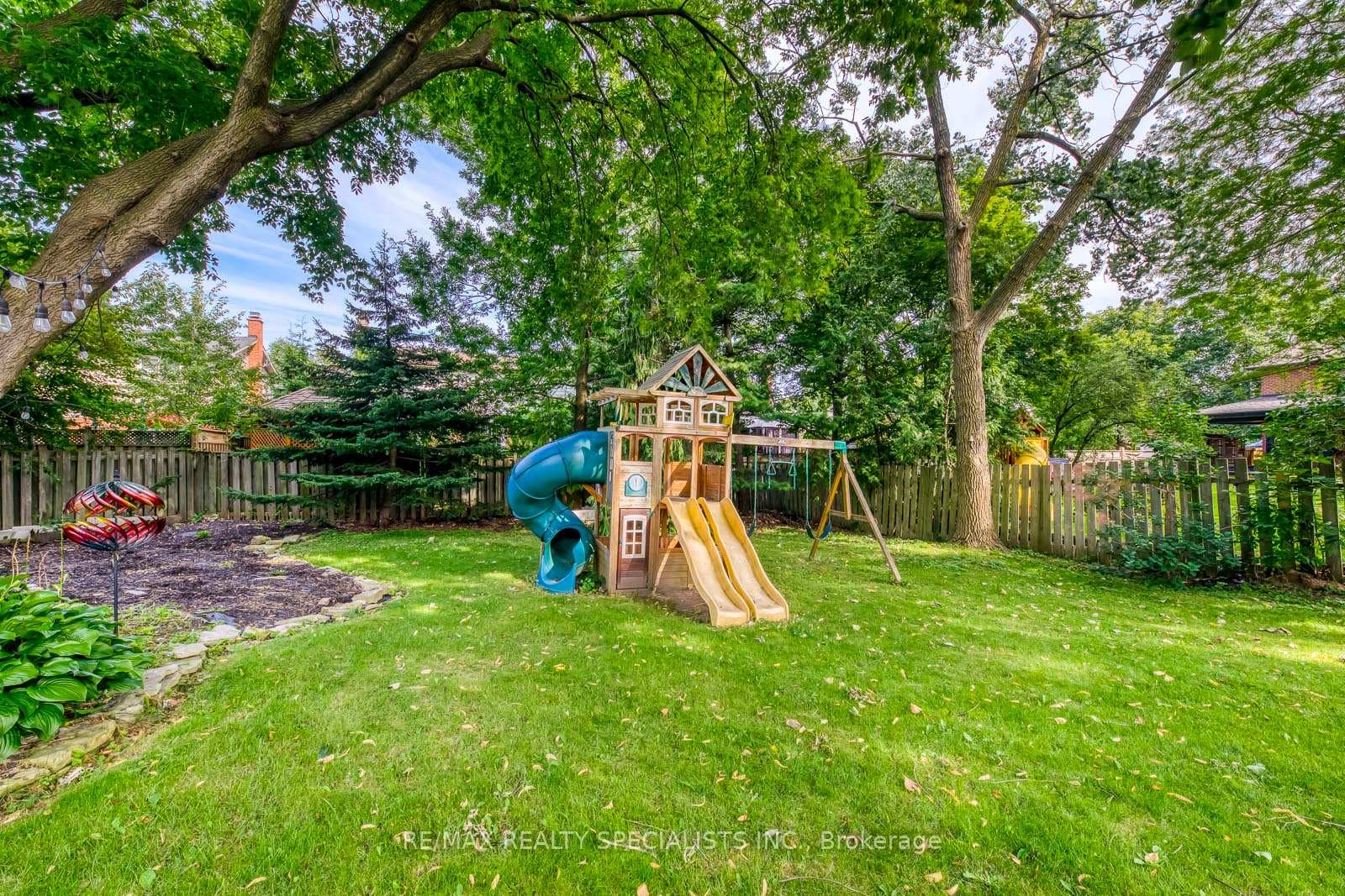 1582 Hermant Court photo 37