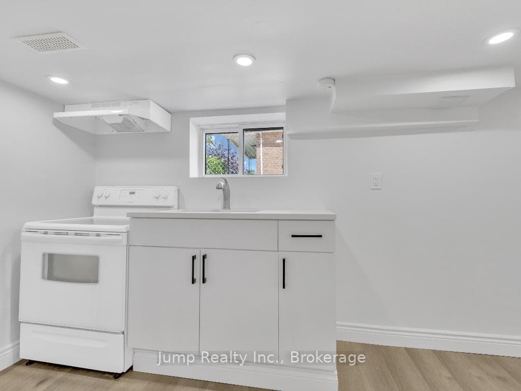 1662 Cadillac Street photo 31
