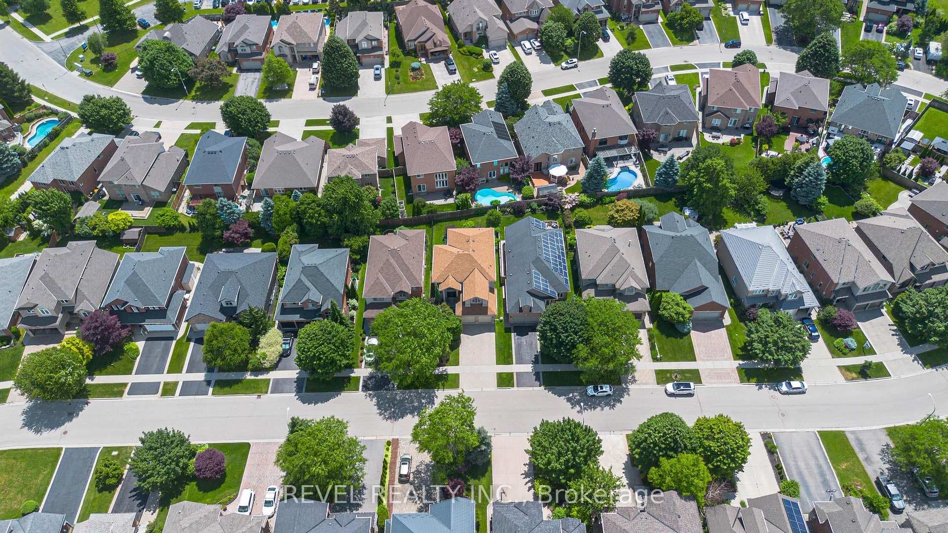 207 Valridge Drive photo 40
