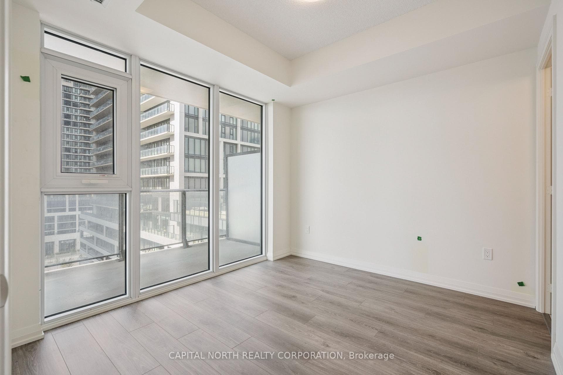 8960 Jane Street Unit 815 photo 22