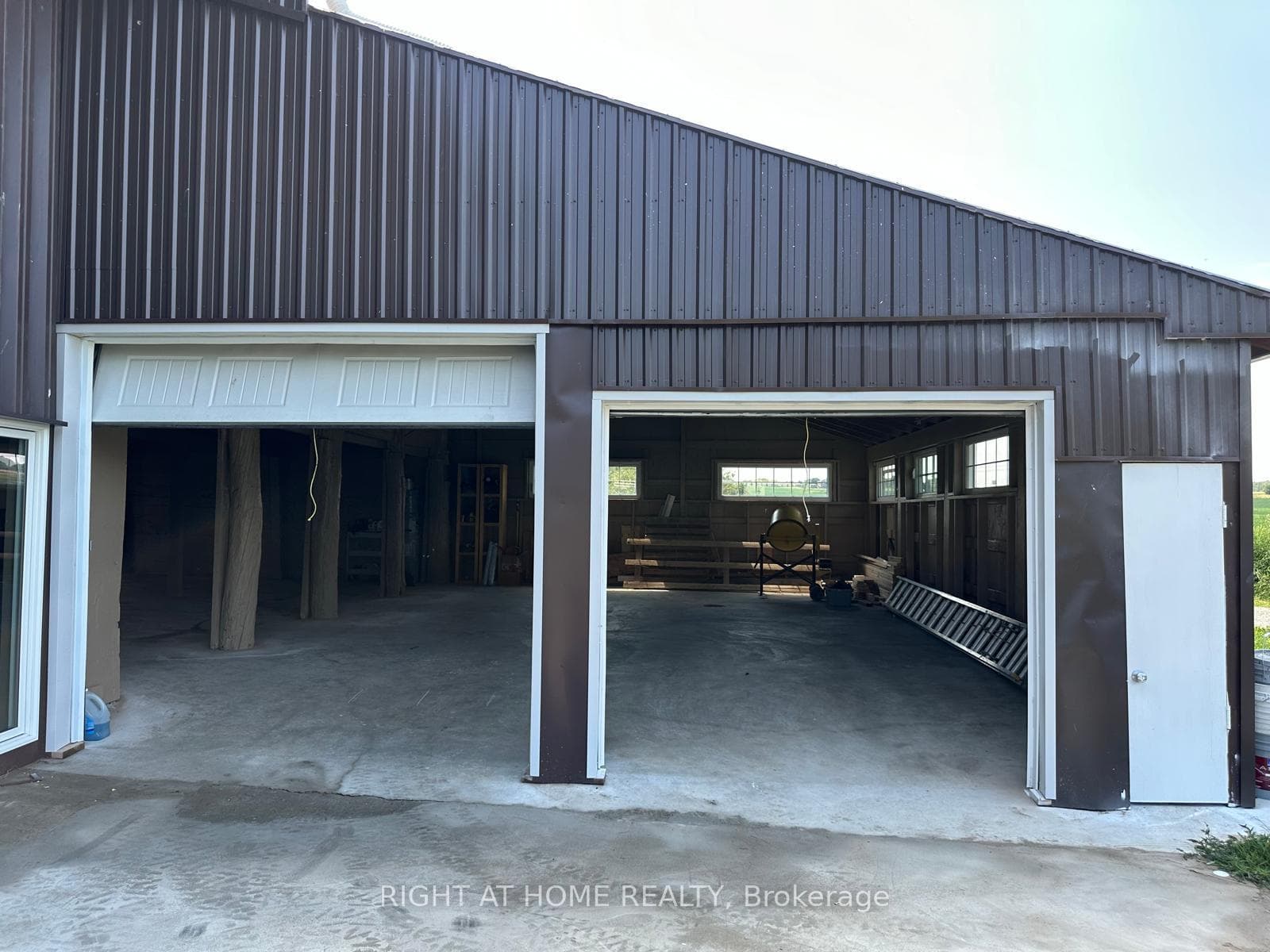 17400 10th Concession photo 16