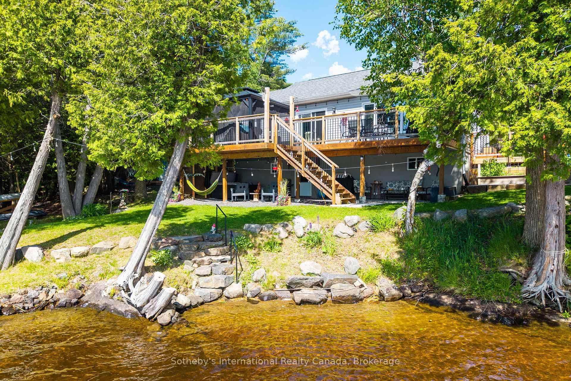 8 Lakeview Crescent photo 3