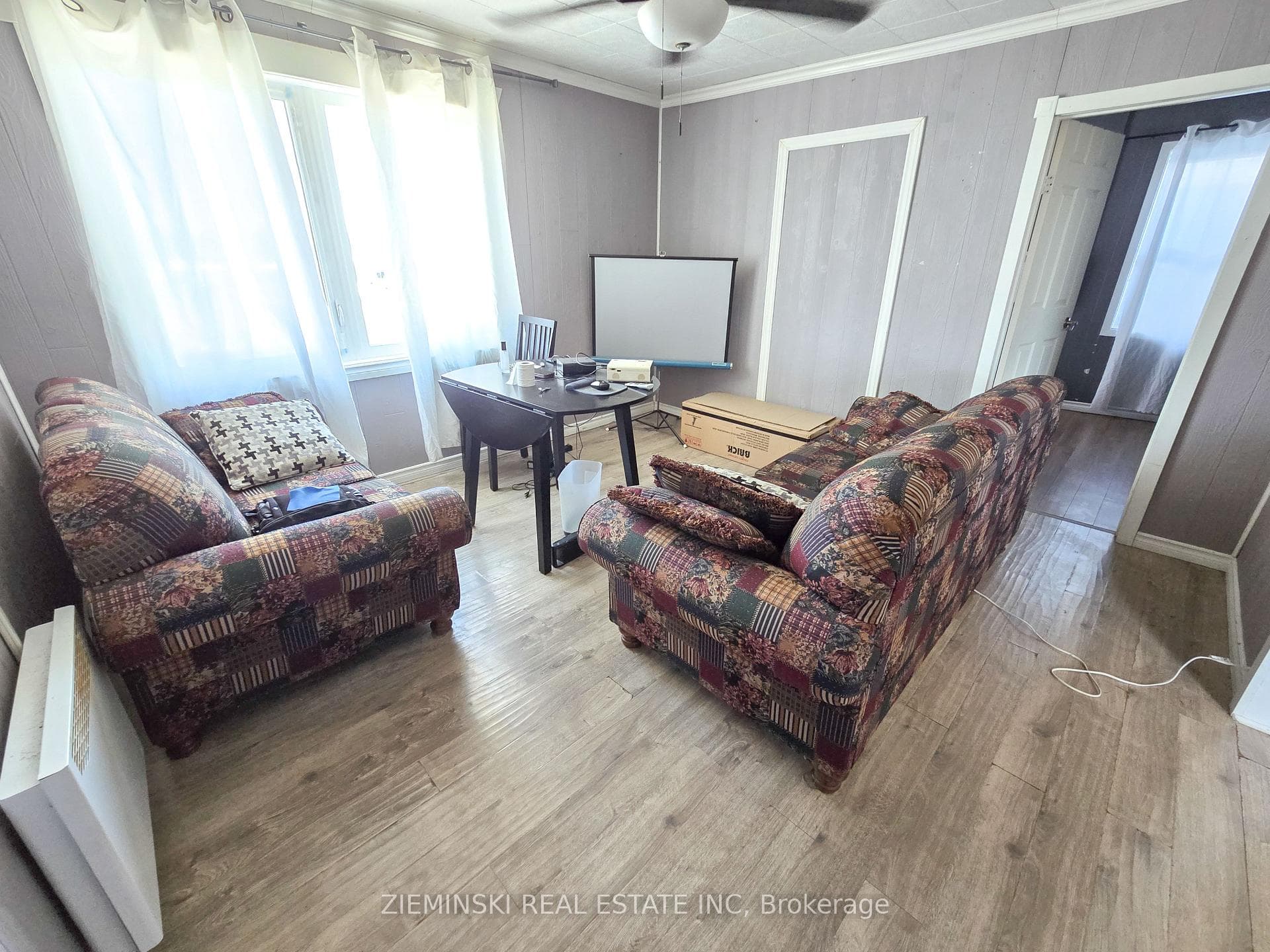 554 James Street photo 23