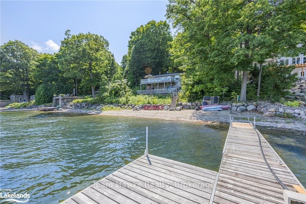 147 MCARTHUR Drive photo 37