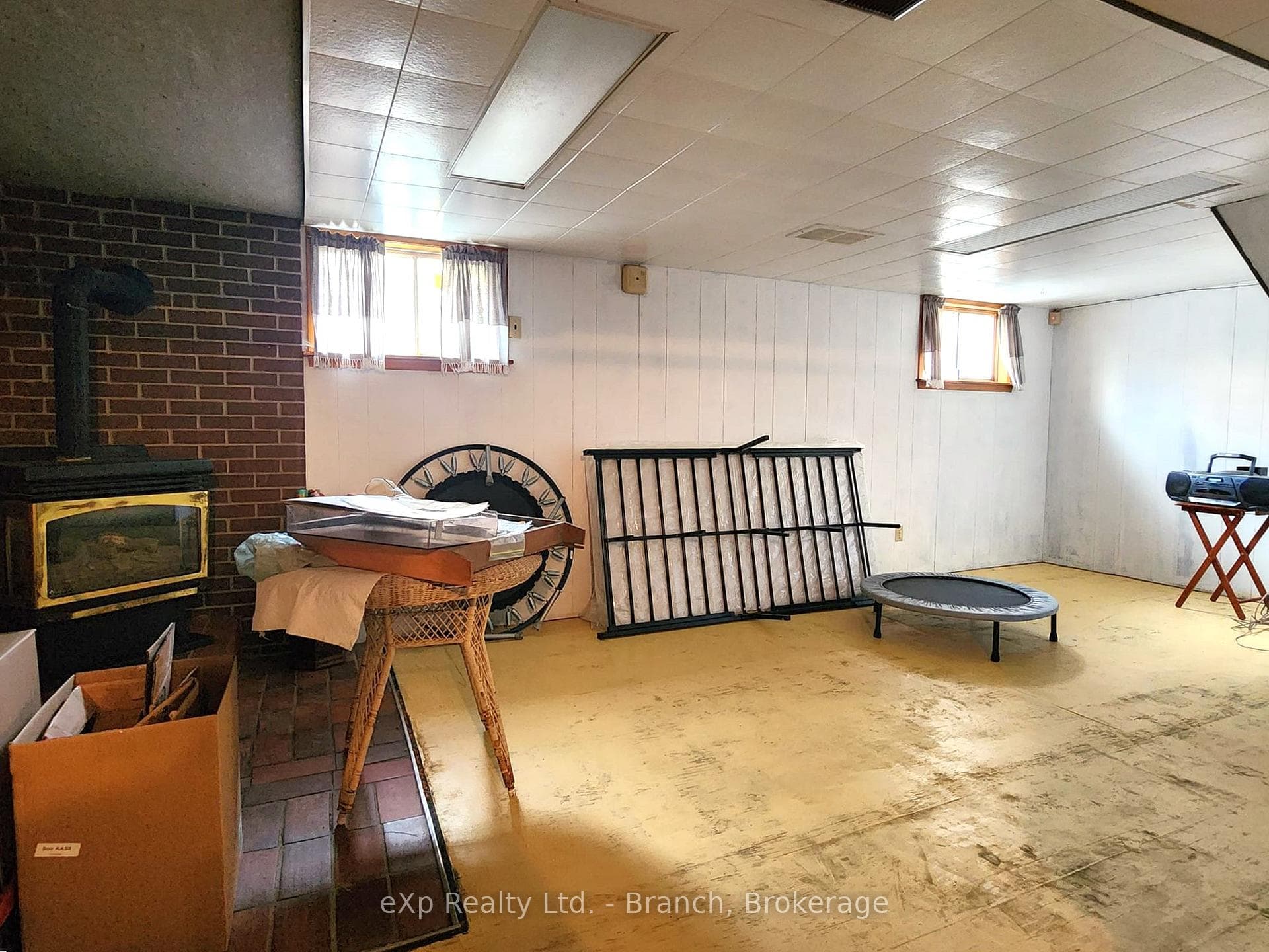 348 Birch Street photo 12