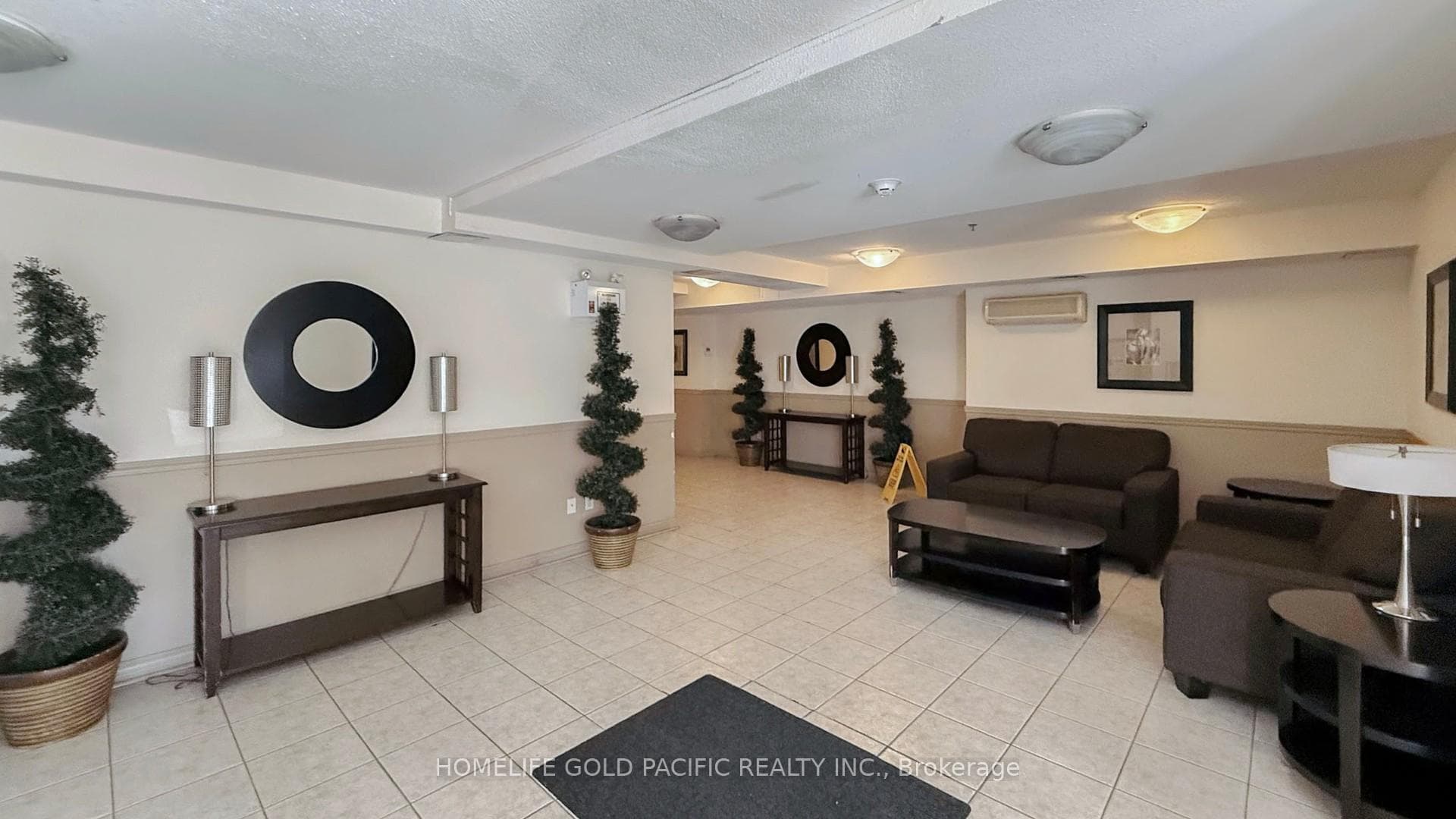 684 Warden Avenue Unit 102 photo 6
