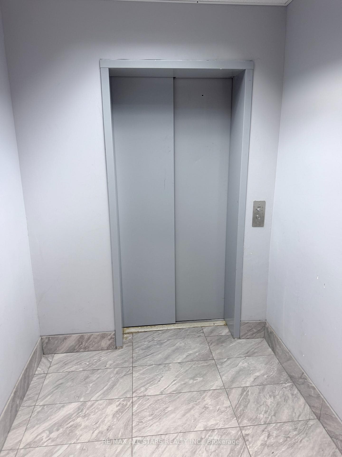 2190 Warden Avenue Unit 212a photo 9