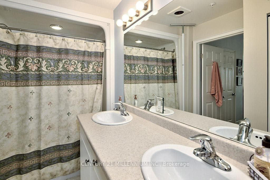 91 Raglan Street Unit 204 photo 17