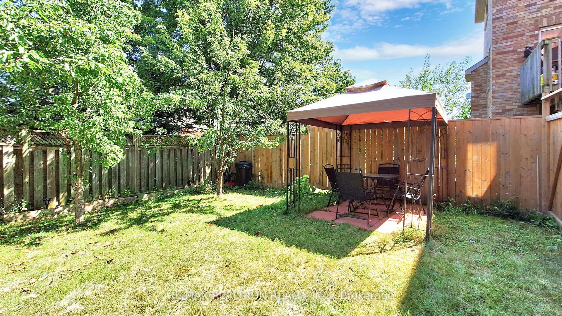 81 Laurendale Avenue photo 37