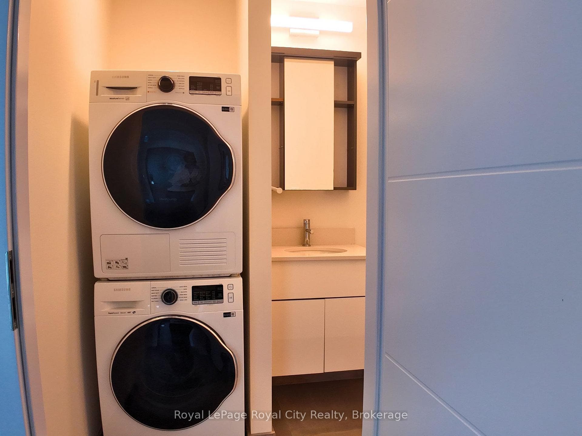 60 FREDERICK Street Unit 3612 photo 6