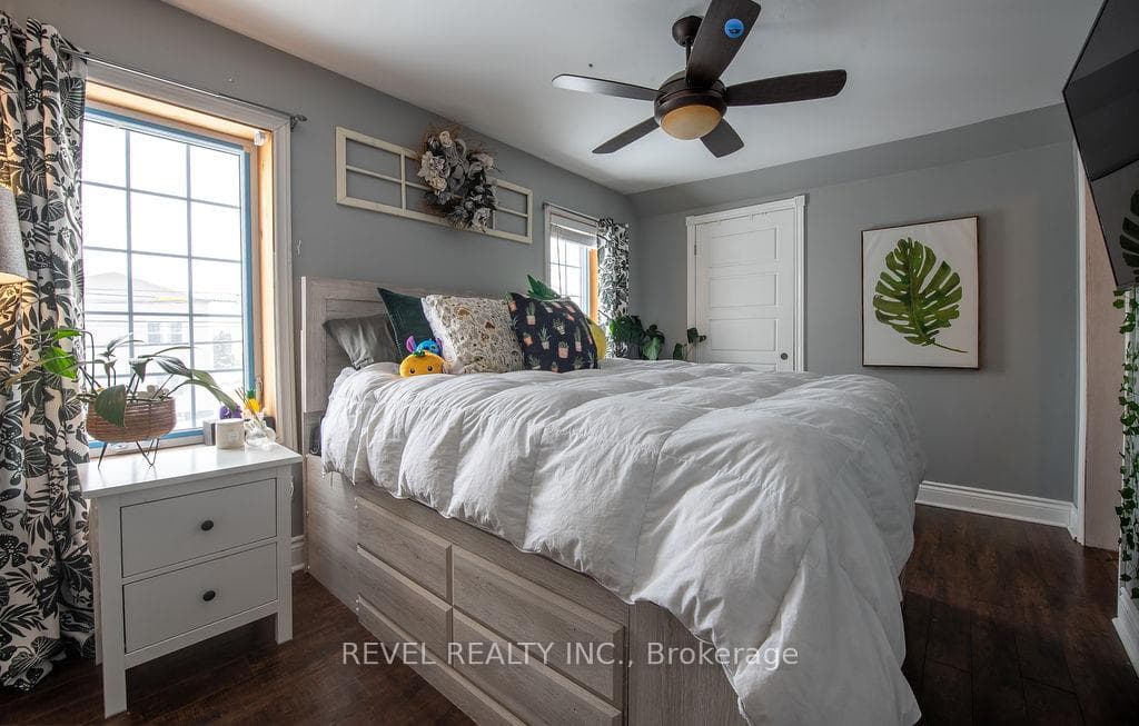 146 Elm Street photo 18