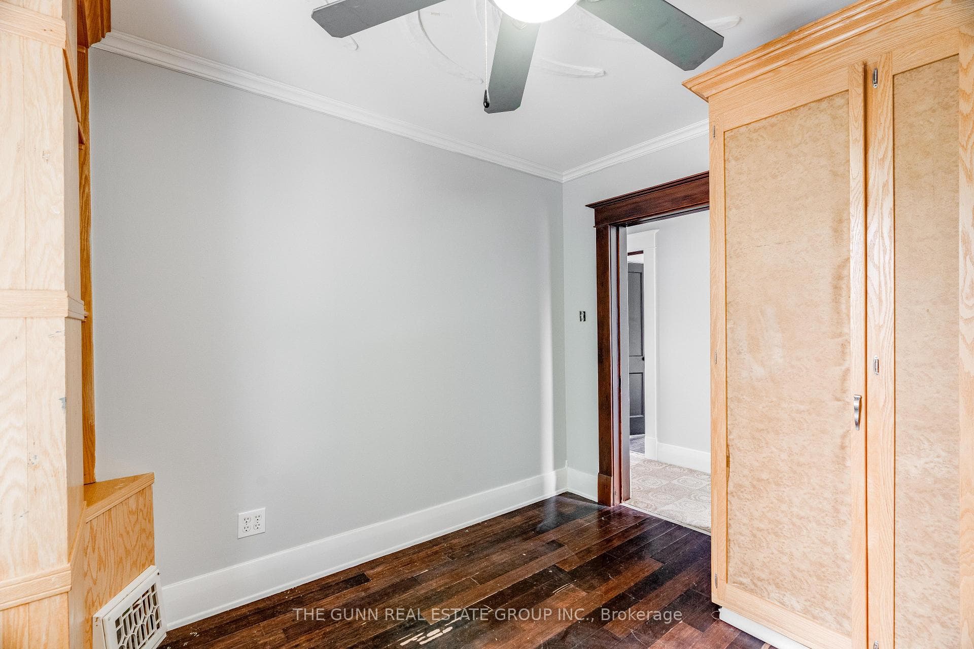 904 Dame Street photo 15