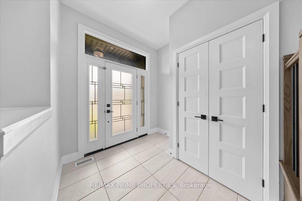 629 Conservation Street photo 3