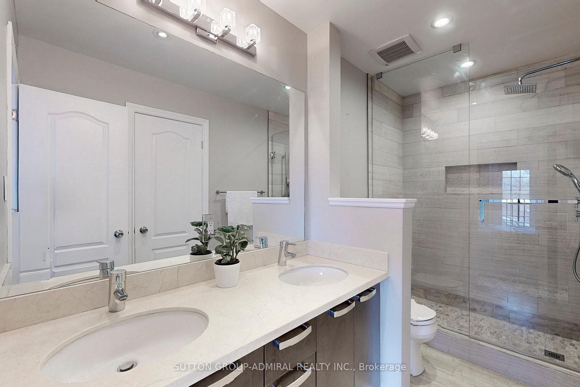 99A Finch Avenue photo 22