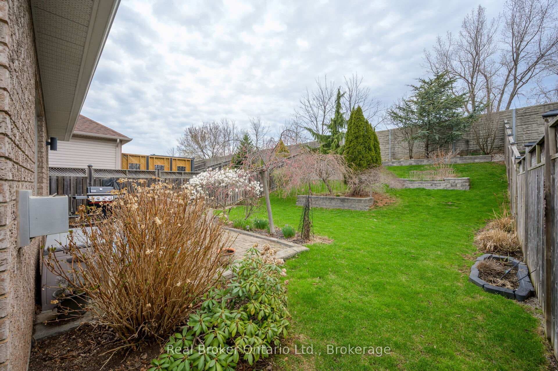 65 Plum Tree Lane photo 27