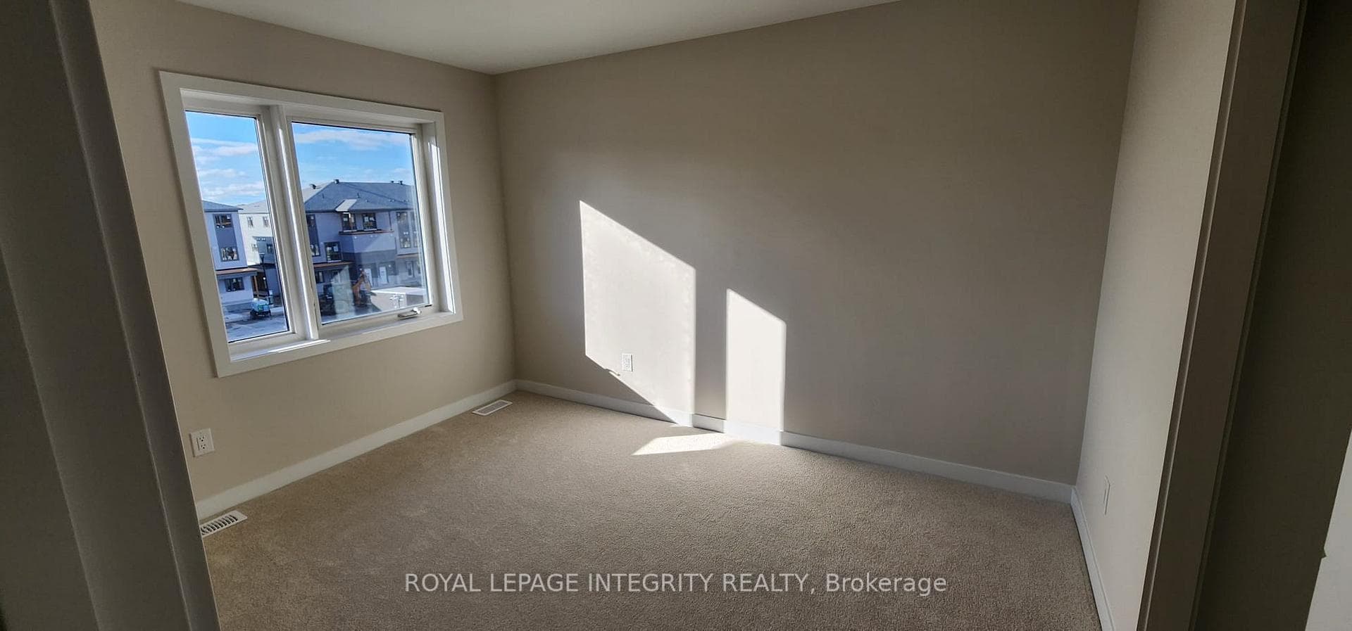 602 Parnian Private photo 19