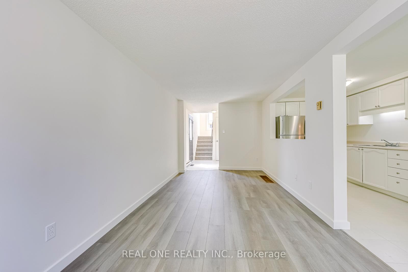 12 Danville Avenue photo 7