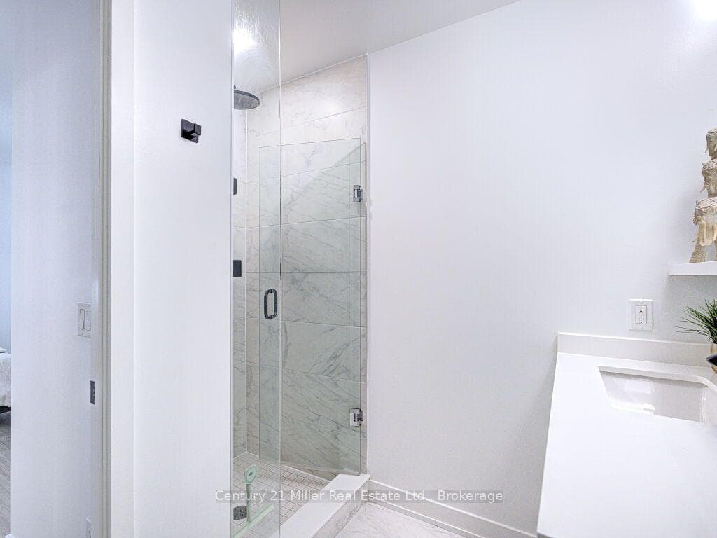 1035 Southdown Road Unit PH 1910 photo 23