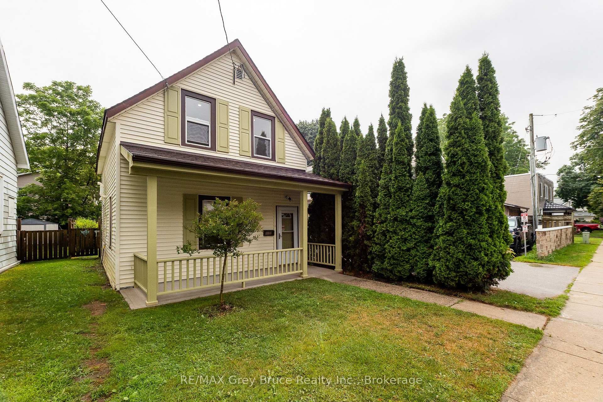 1131 3rd Avenue photo 3