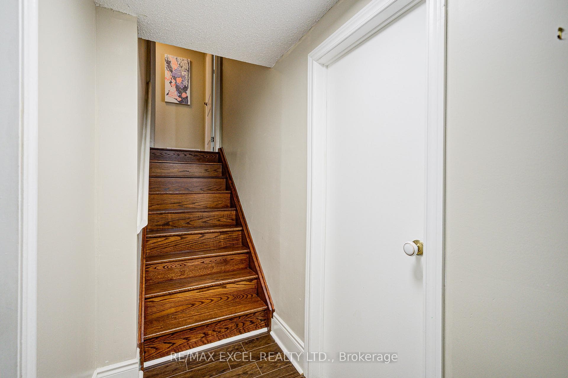 108 Babcombe Drive photo 40